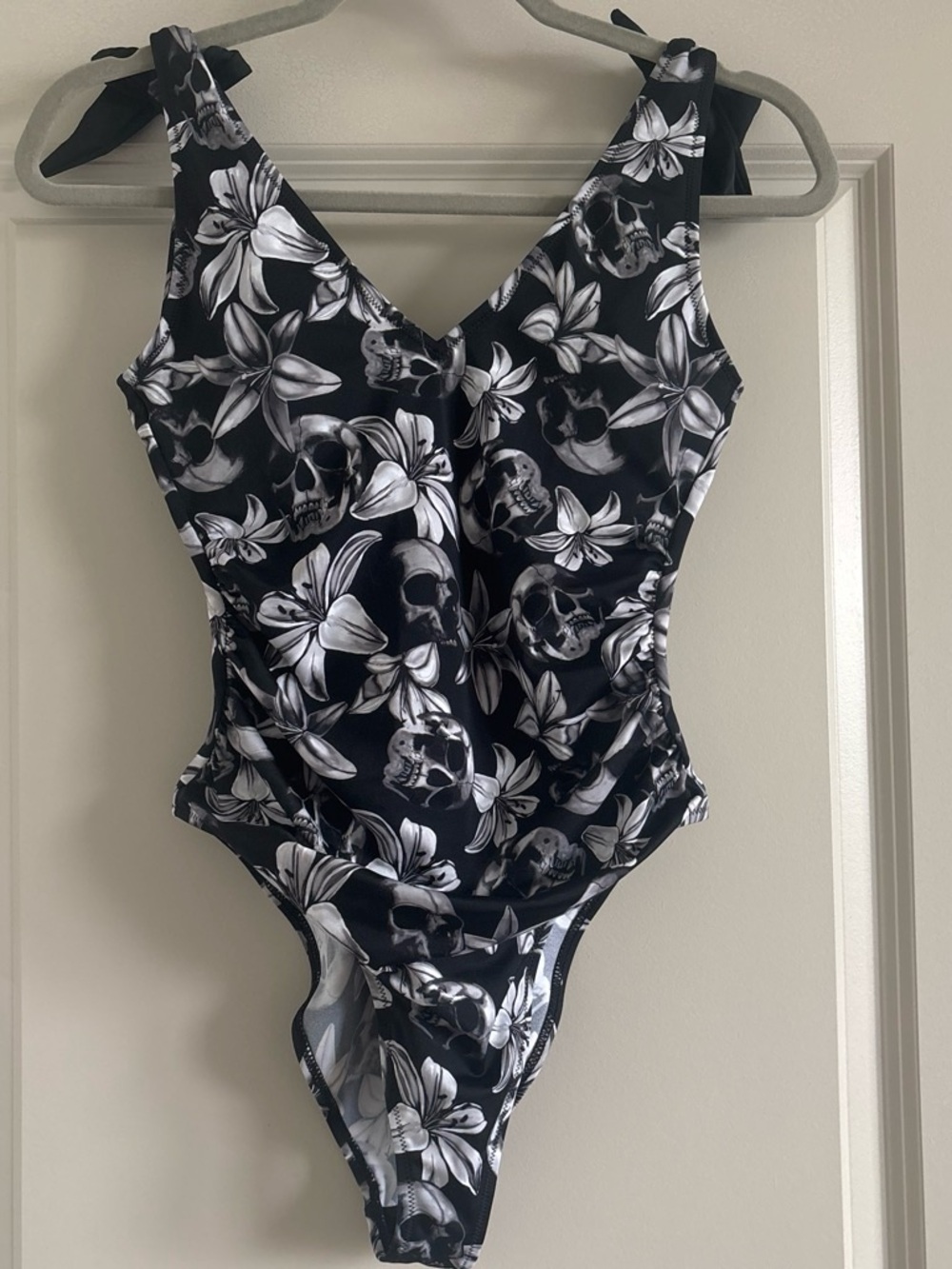 Black Floral & Skull One-Piece Swimsuit Killstar XS Like New